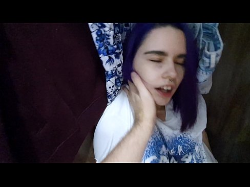 ❤️ Fann systur mína í skápnum og hjálpaði henni að koma ❤ Harð klám hjá okkur ❌